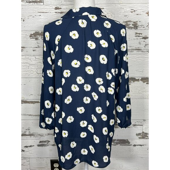 CABI Go To Button Up Blouse Blue White Floral Sz XS #5705 NWOT - Picture 2 of 4